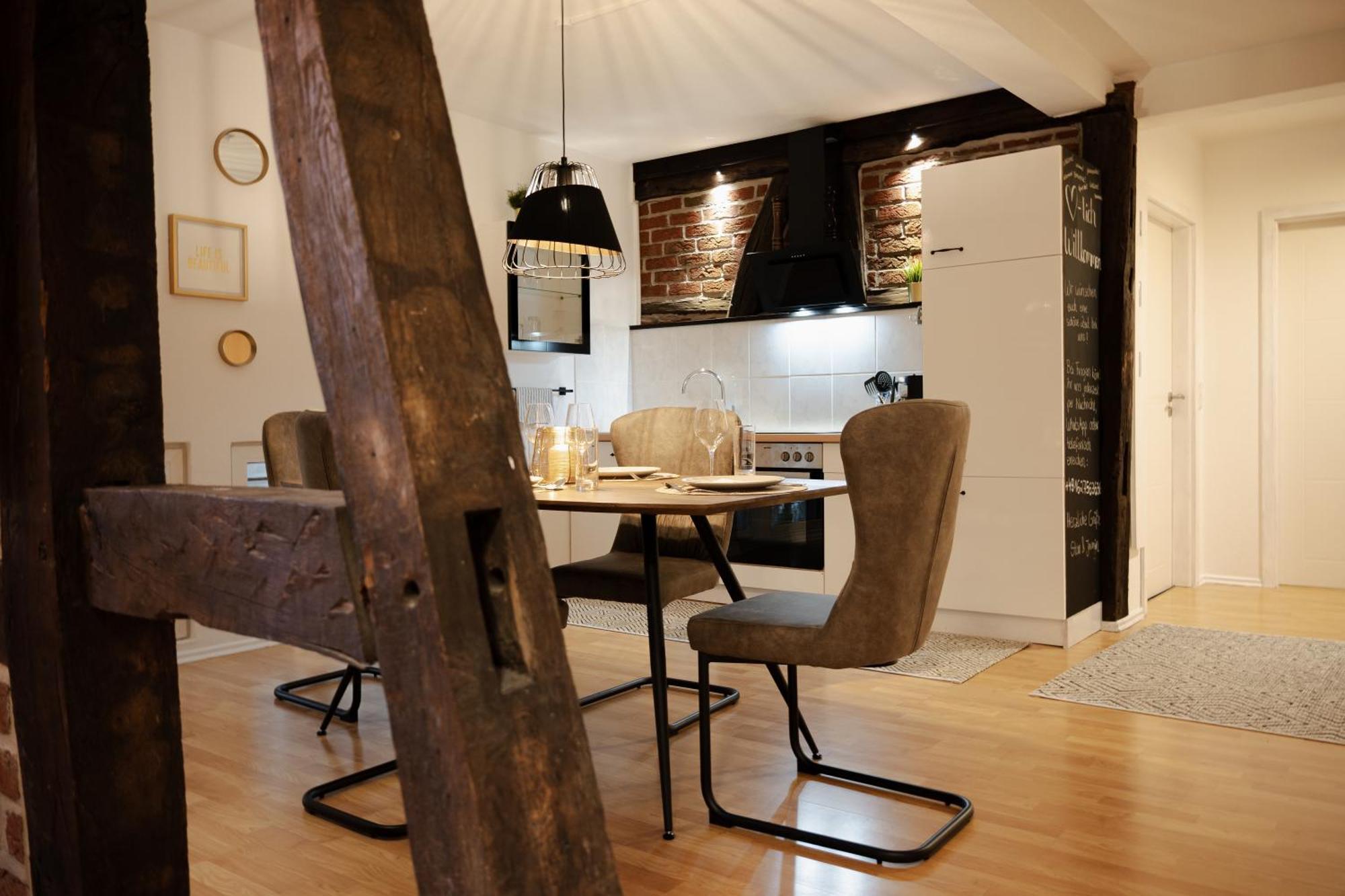 Jasta Homes Altstadt, Zentral, Ueberdachter Parkplatz, Netflix, Vollausstattung, Loft, Modern Und Komfort Hamelin Eksteriør billede