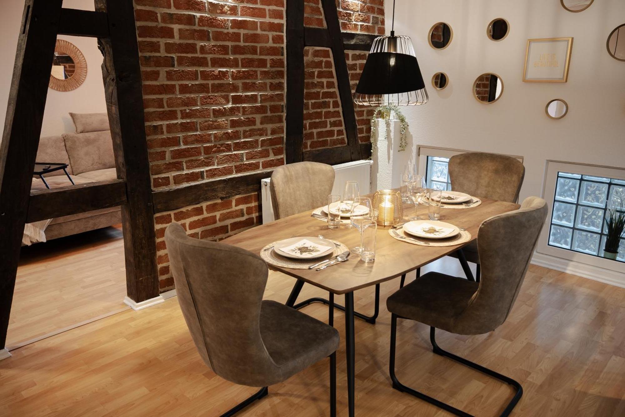 Jasta Homes Altstadt, Zentral, Ueberdachter Parkplatz, Netflix, Vollausstattung, Loft, Modern Und Komfort Hamelin Eksteriør billede