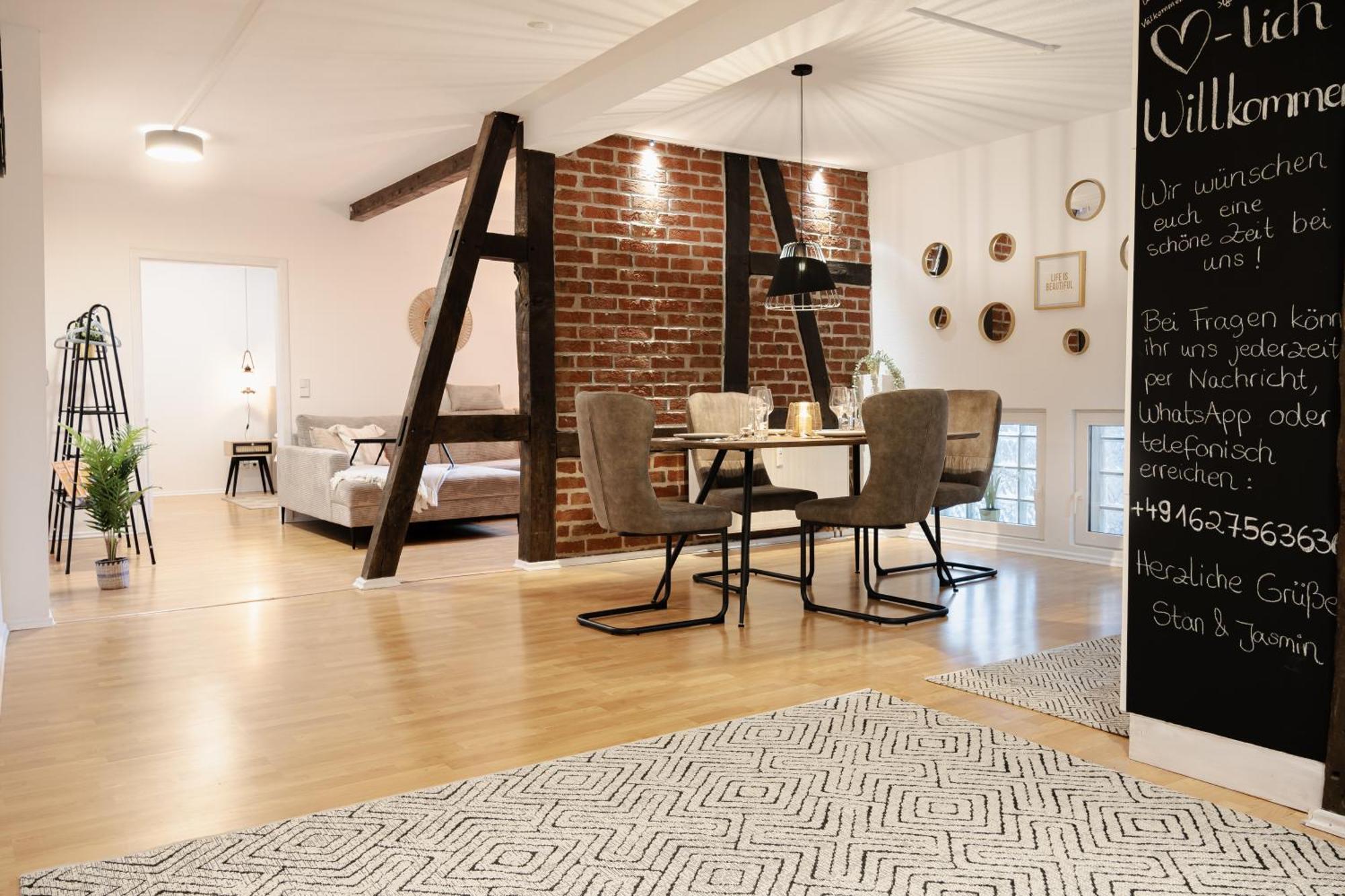 Jasta Homes Altstadt, Zentral, Ueberdachter Parkplatz, Netflix, Vollausstattung, Loft, Modern Und Komfort Hamelin Eksteriør billede